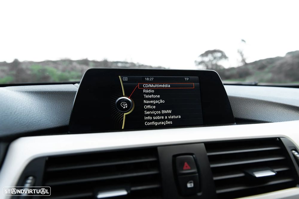 BMW 320 d Blue Performance - 34