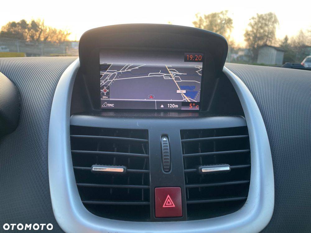Peugeot 207 1.4 Trendy - 11