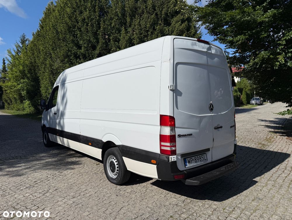 Mercedes-Benz Sprinter - 4