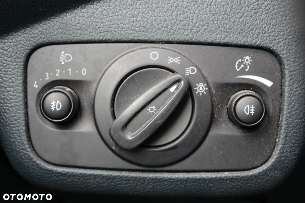 Ford C-MAX 1.6 TDCi Start-Stop-System Champions Edition - 20