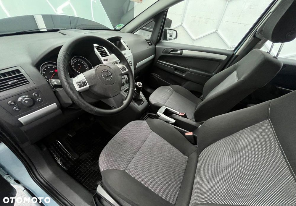 Opel Zafira - 20