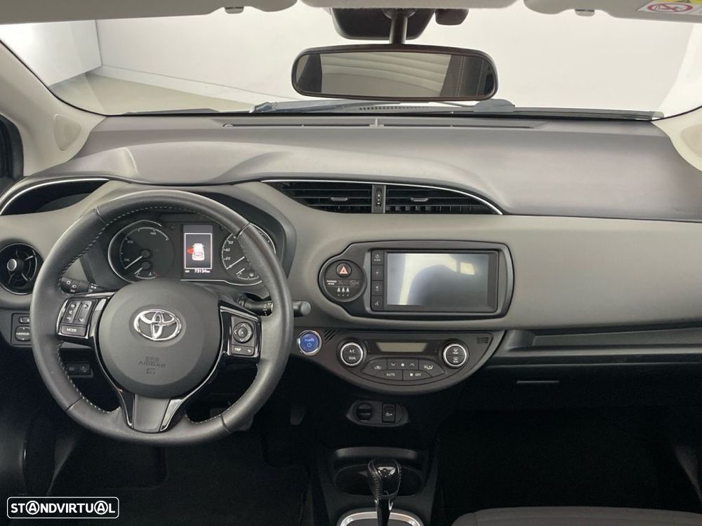 Toyota Yaris 1.5 HSD Active - 10