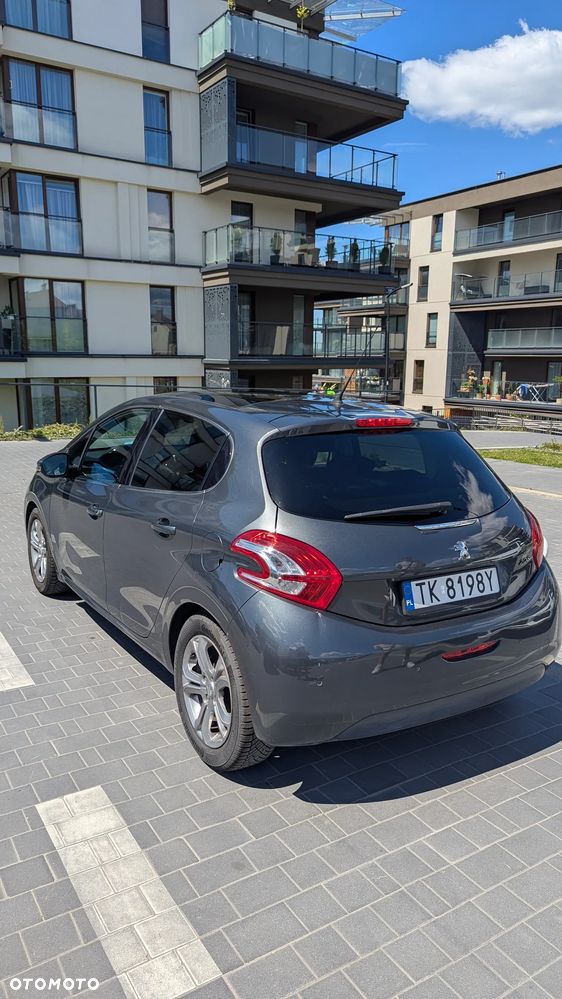 Peugeot 208 1.2 PureTech Allure - 5