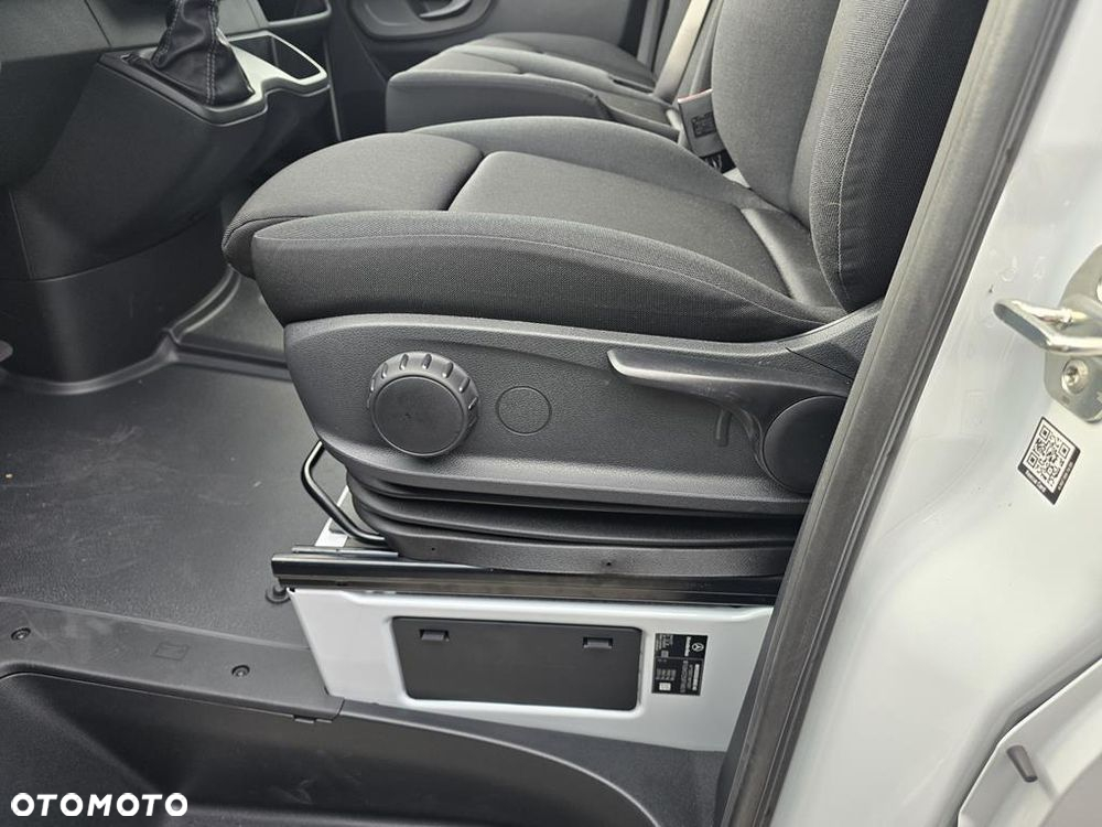 Mercedes-Benz Sprinter - 21