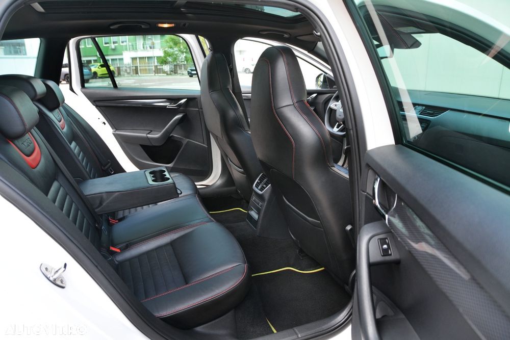 Skoda Octavia 2.0 TDI RS DSG - 6