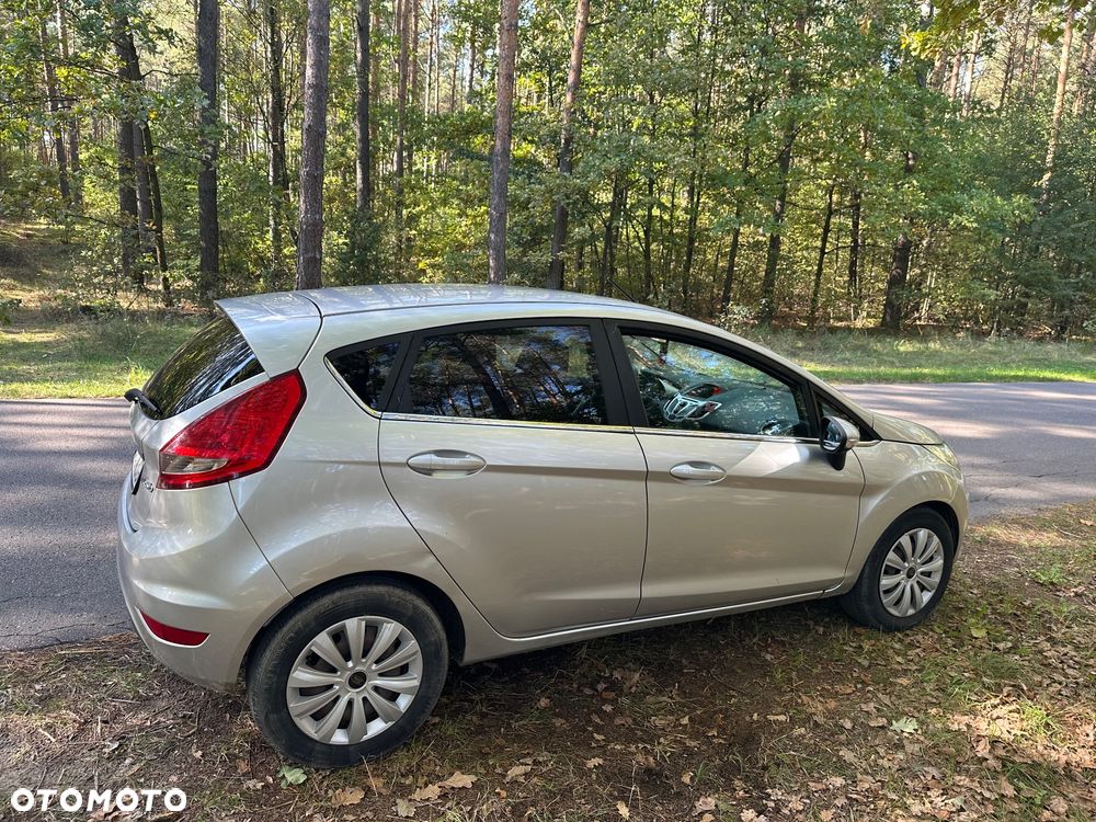 Ford Fiesta 1.4 TDCI Ambiente - 8