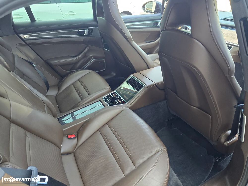 Porsche Panamera 4 E-Hybrid - 19