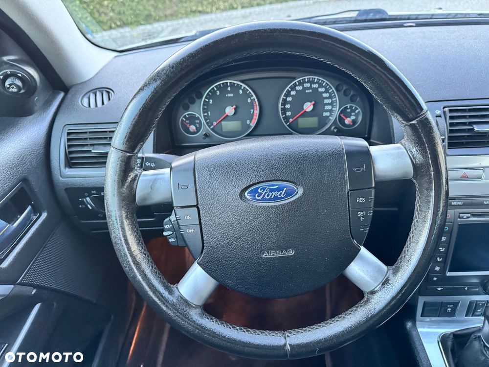 Ford Mondeo - 24