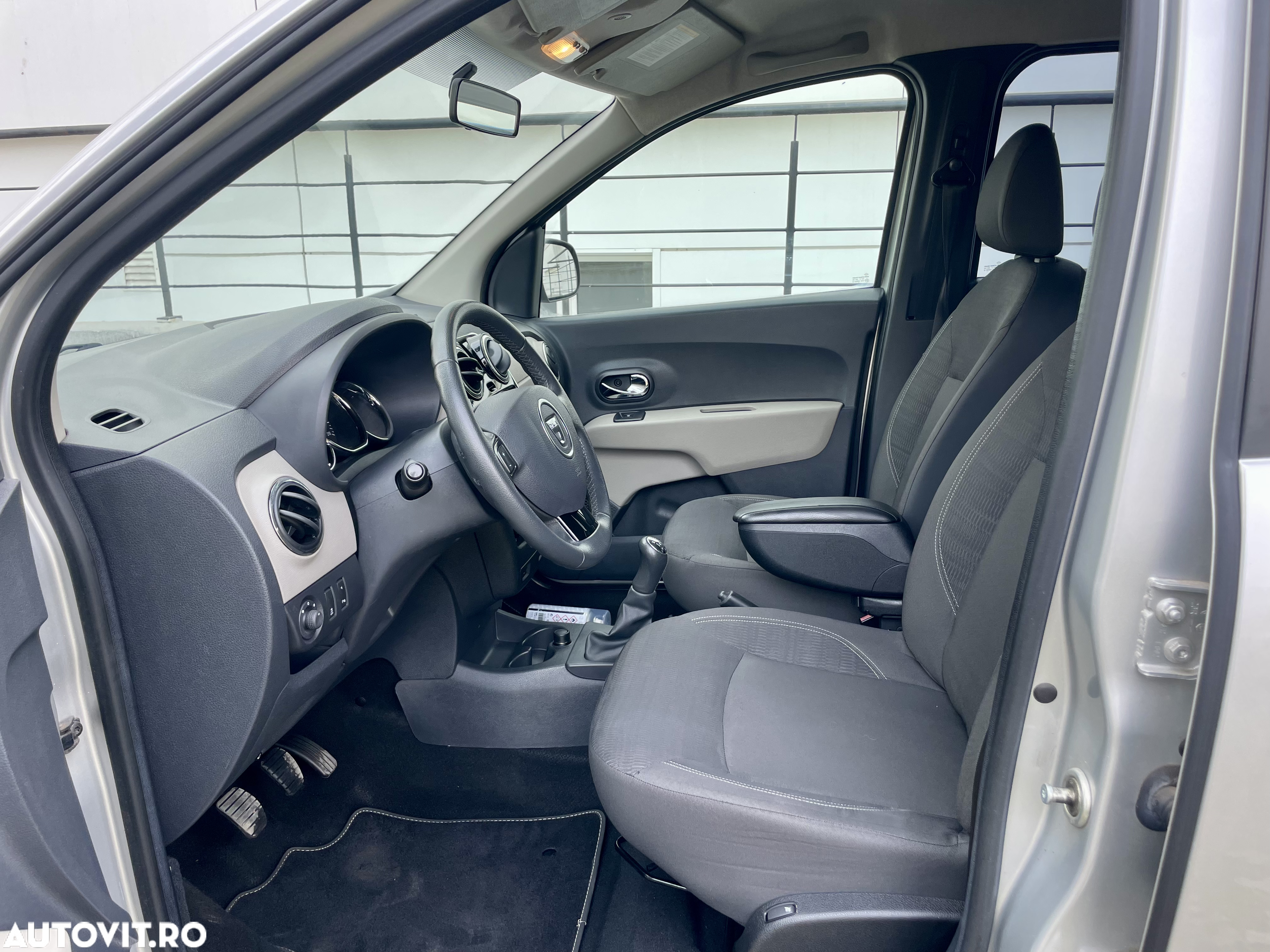 Dacia Lodgy 1.2 TCe 115 CP Laureate - 11