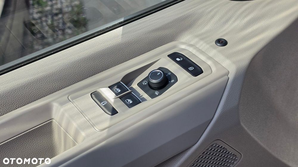 Volkswagen multivan - 15