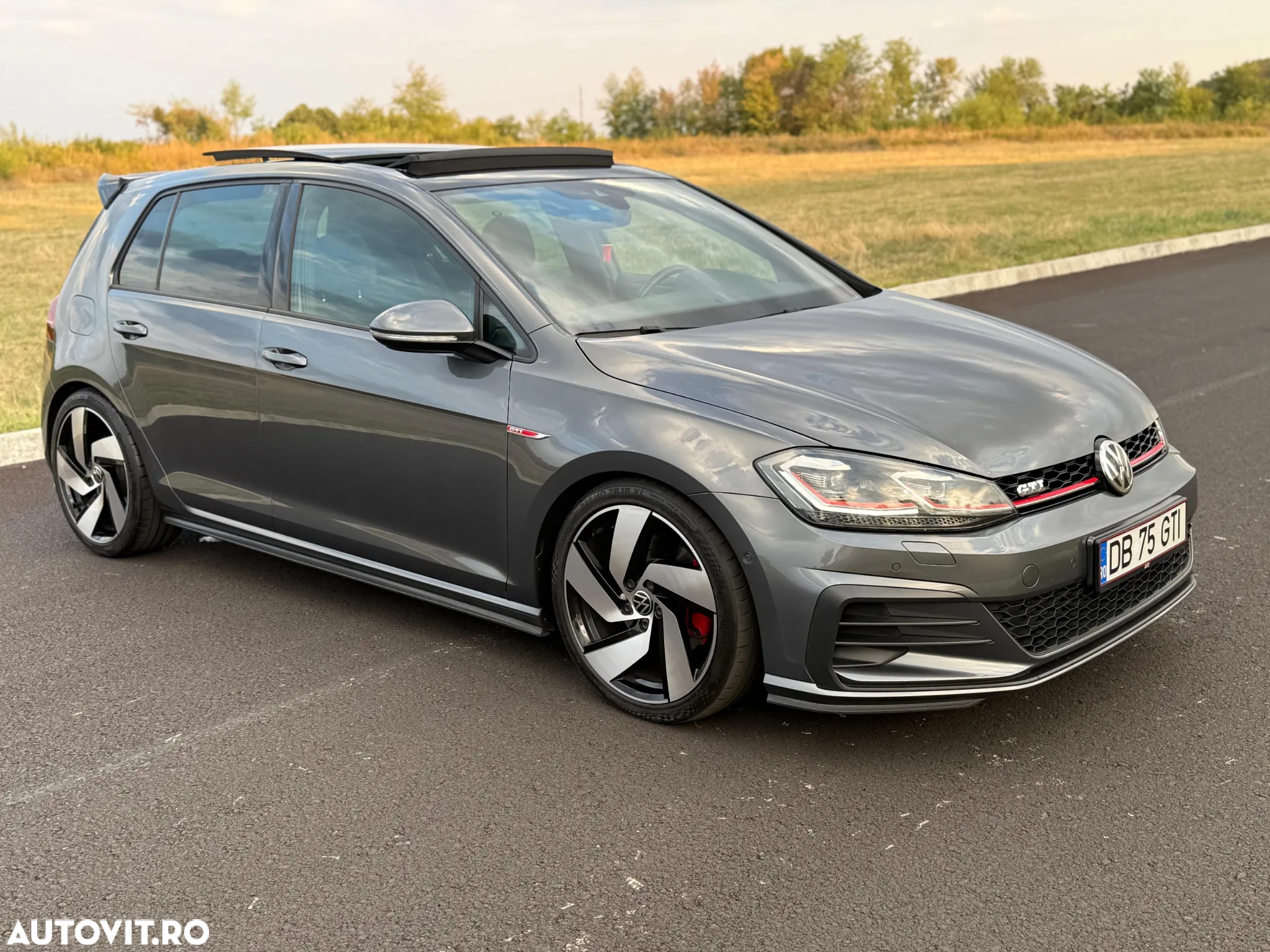 Volkswagen Golf 2.0 TSI GTI - 8