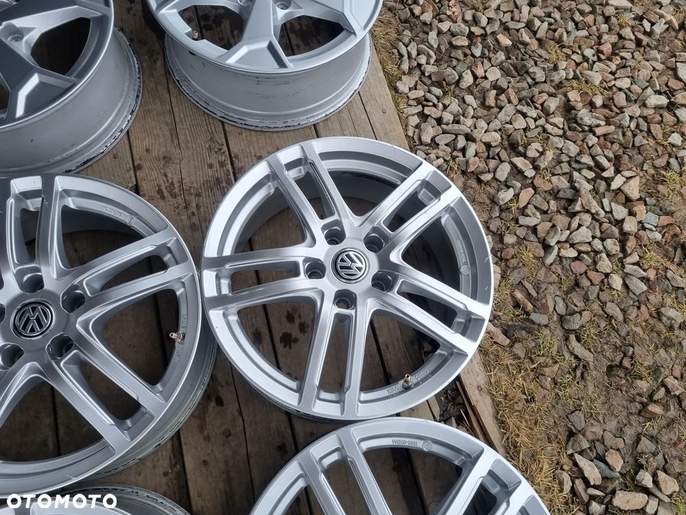 VW TIGUAN,PASSAT, AUDI A4,SKODA KAROQ,SEAT TARRACO 7X17 ET40 5X112 bdb stan - 4