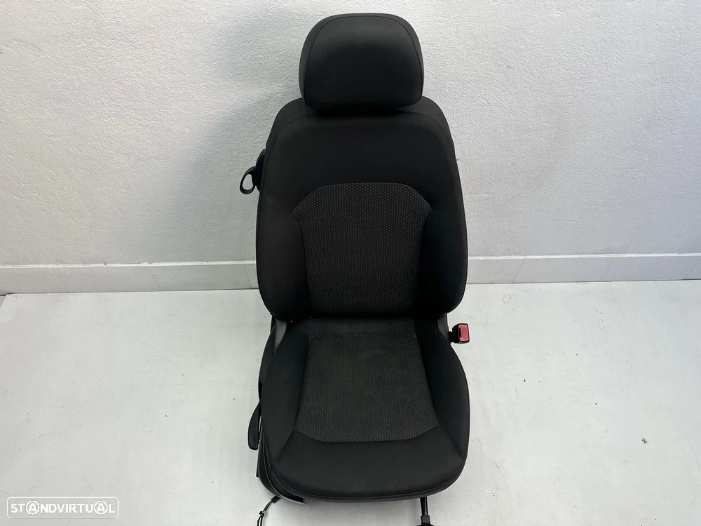 Conjunto Bancos - Audi A1 8X (2012) - 5