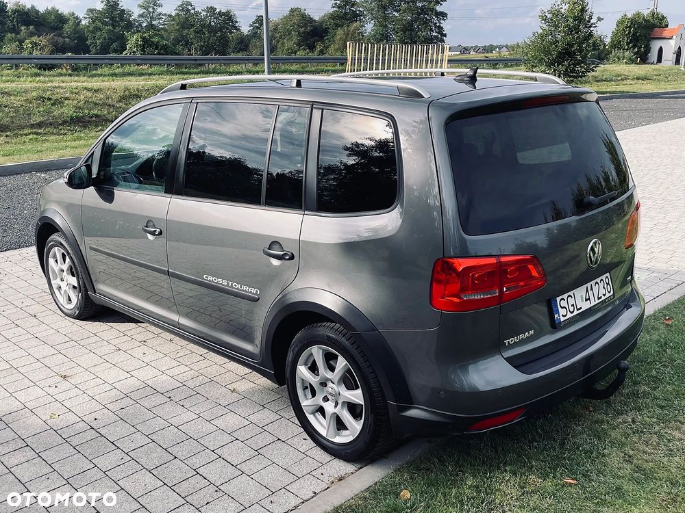Volkswagen Touran 1.4 TSI DSG Cross - 13