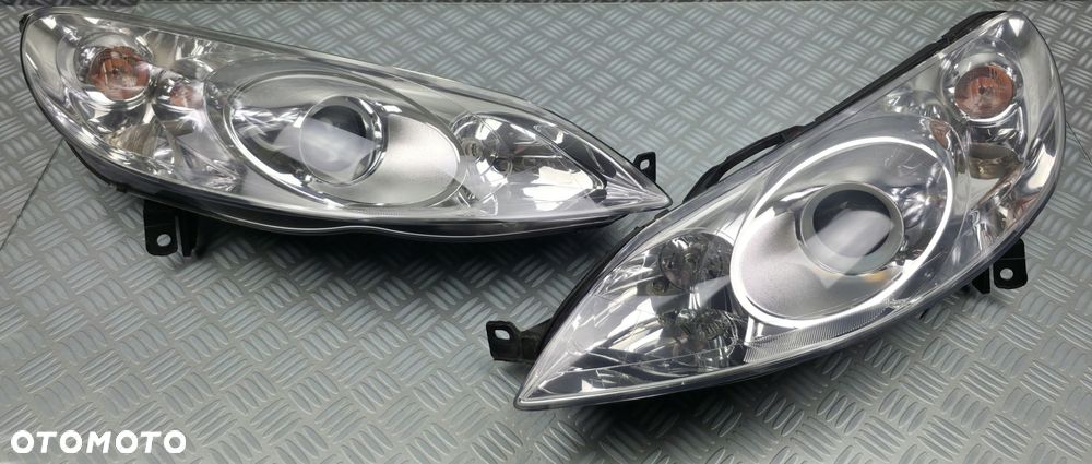 reflektor lampa prawy prawa lewa lewy przód przednia PEUGEOT 407 SEDAN SW - 1