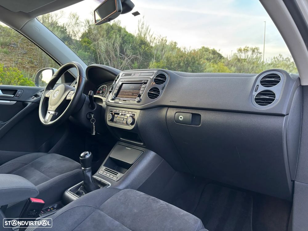 VW Tiguan 2.0 TDi Sport BlueMotion - 27