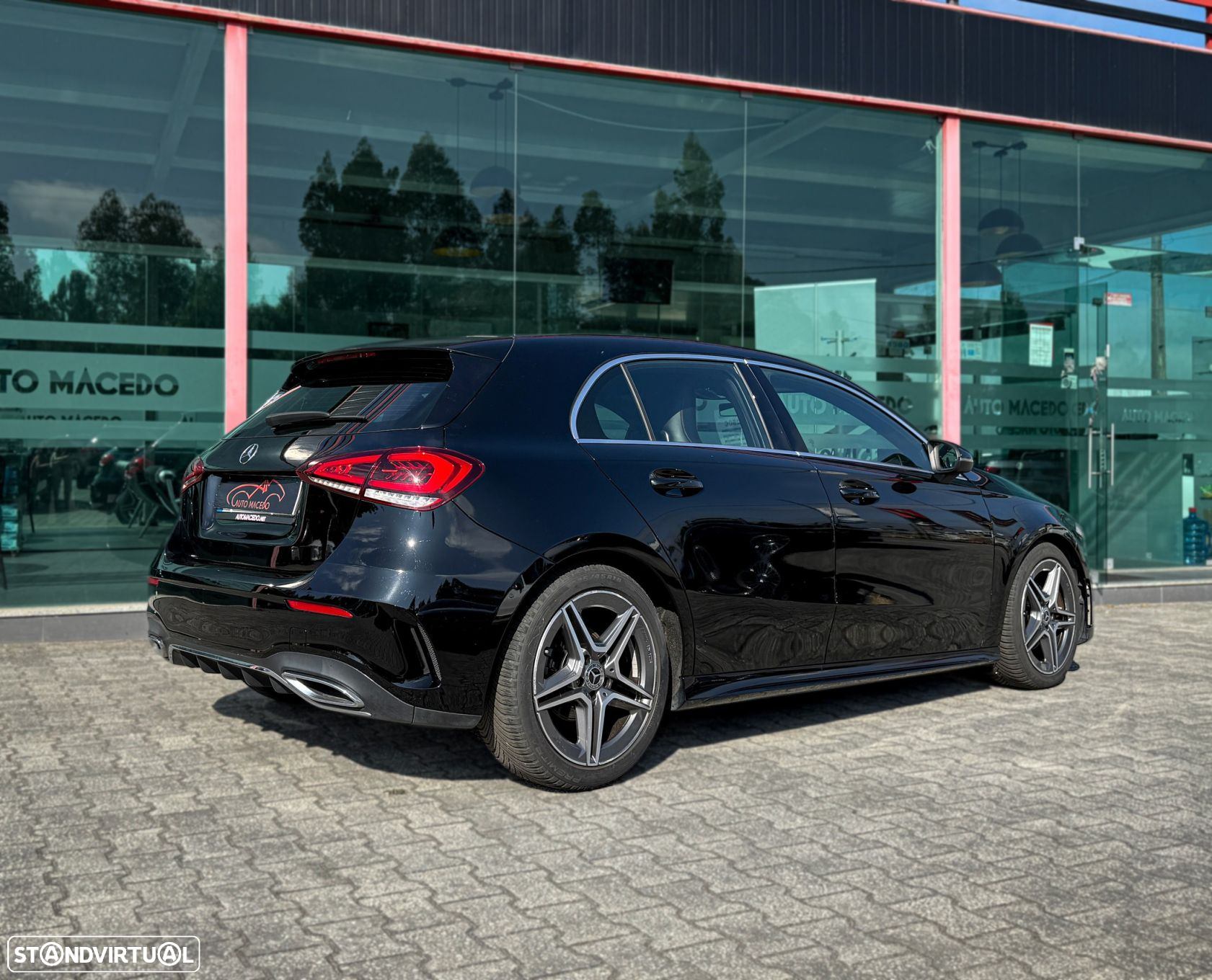 Mercedes-Benz A 180 7G-DCT AMG Line - 4