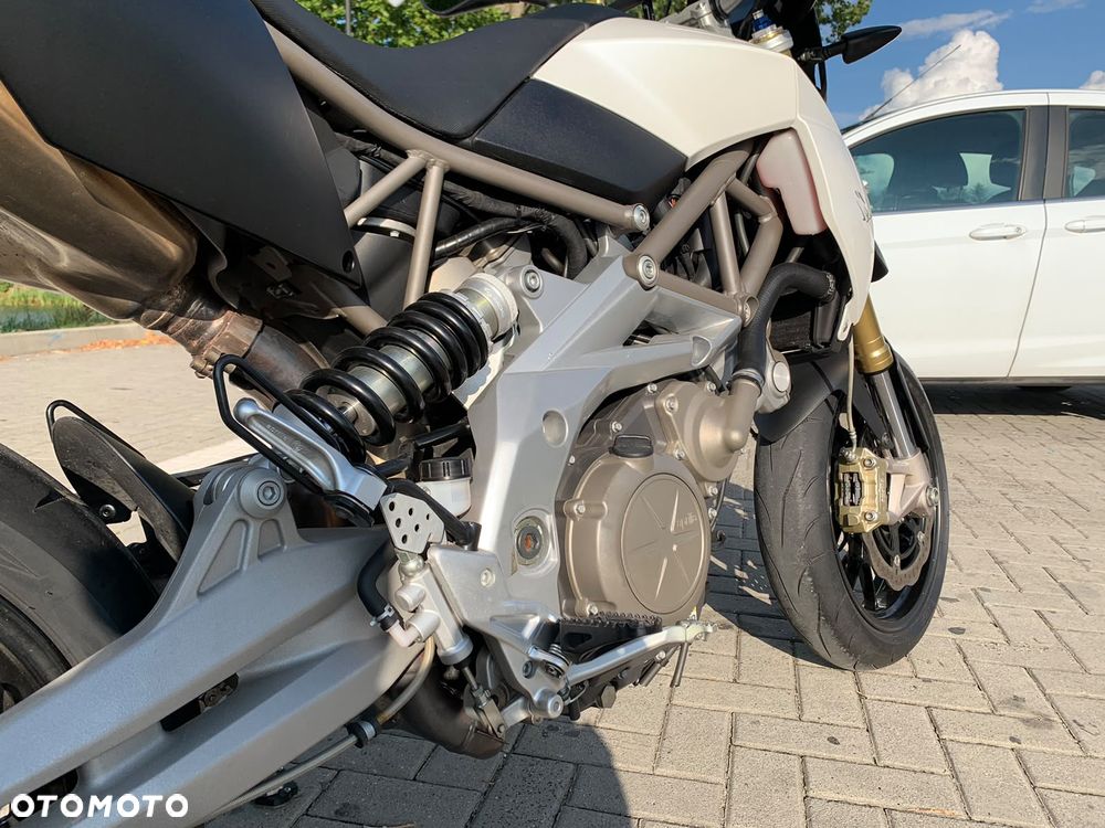 Aprilia Dorsoduro - 16
