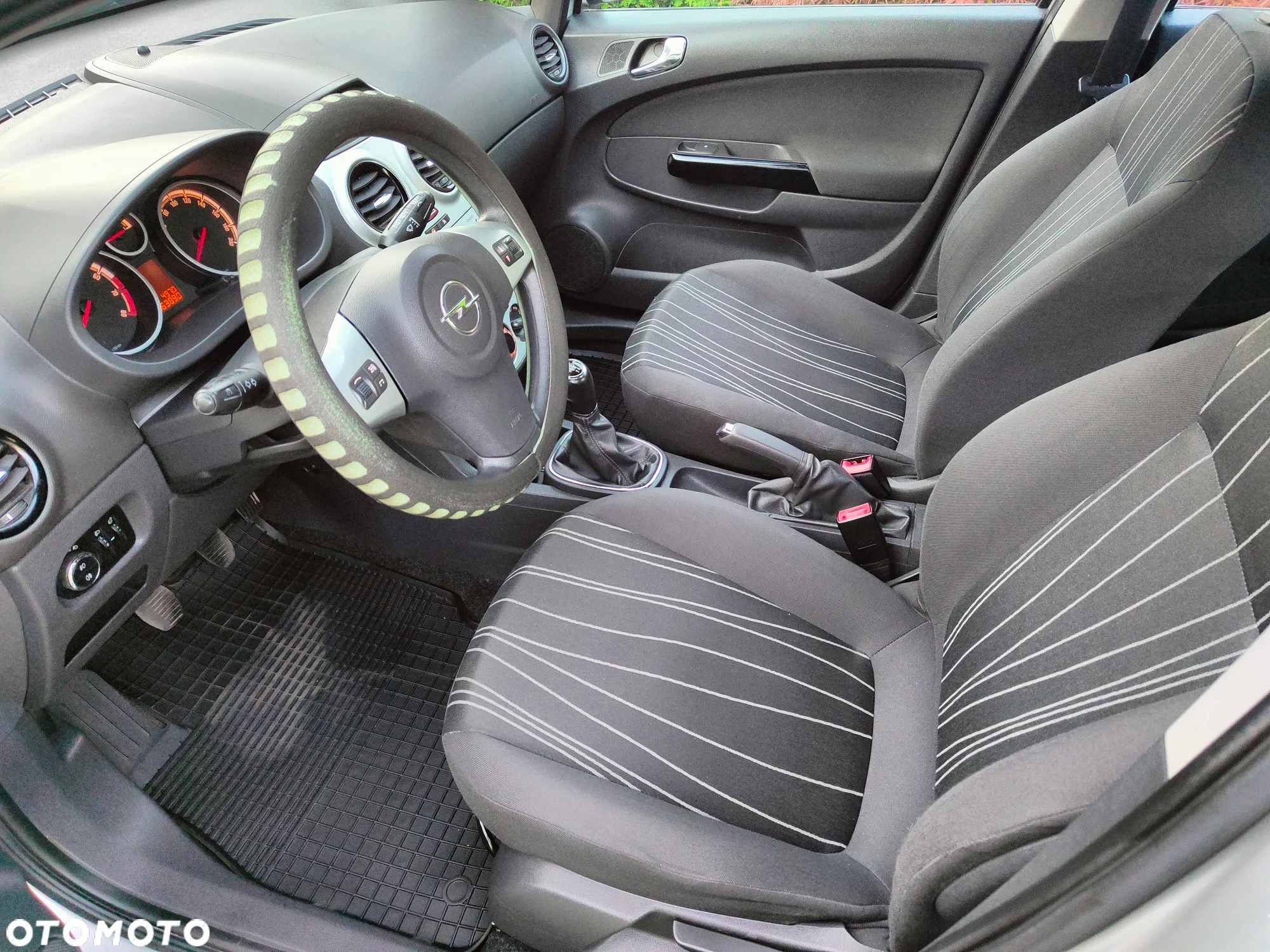 Opel Corsa 1.2 16V Enjoy - 9