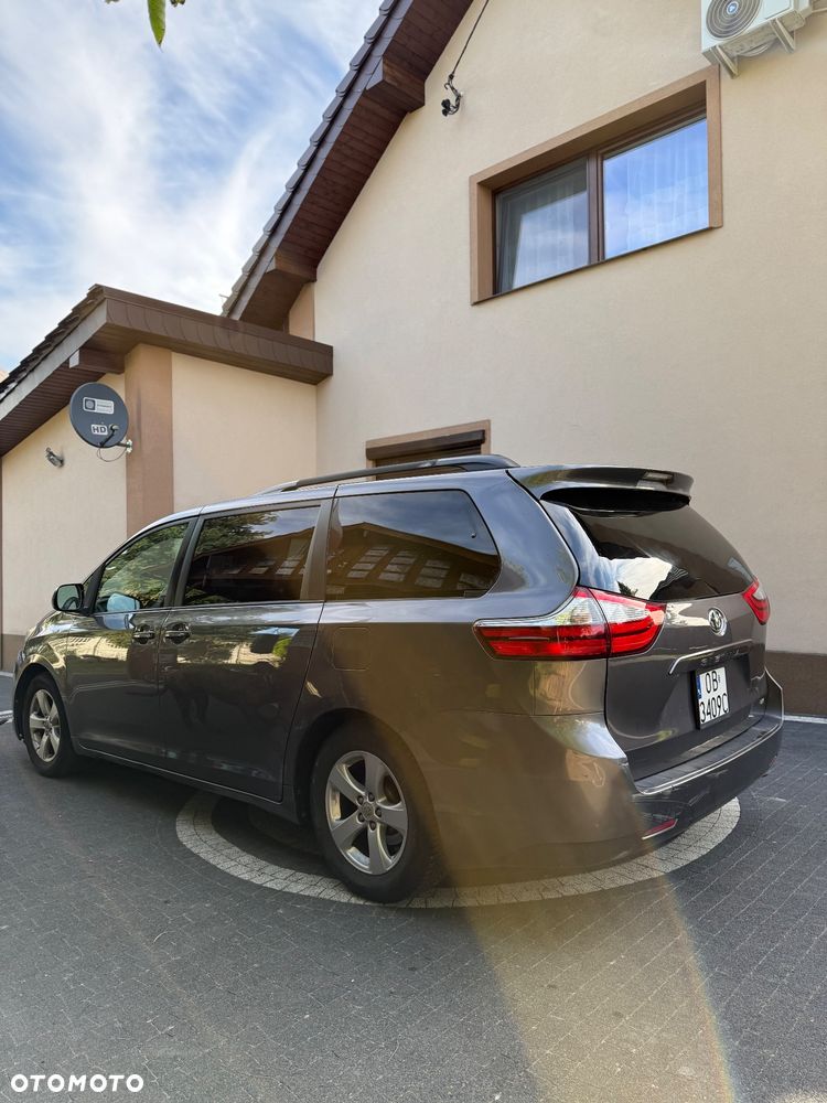 Toyota Sienna 3.5 V6 - 5