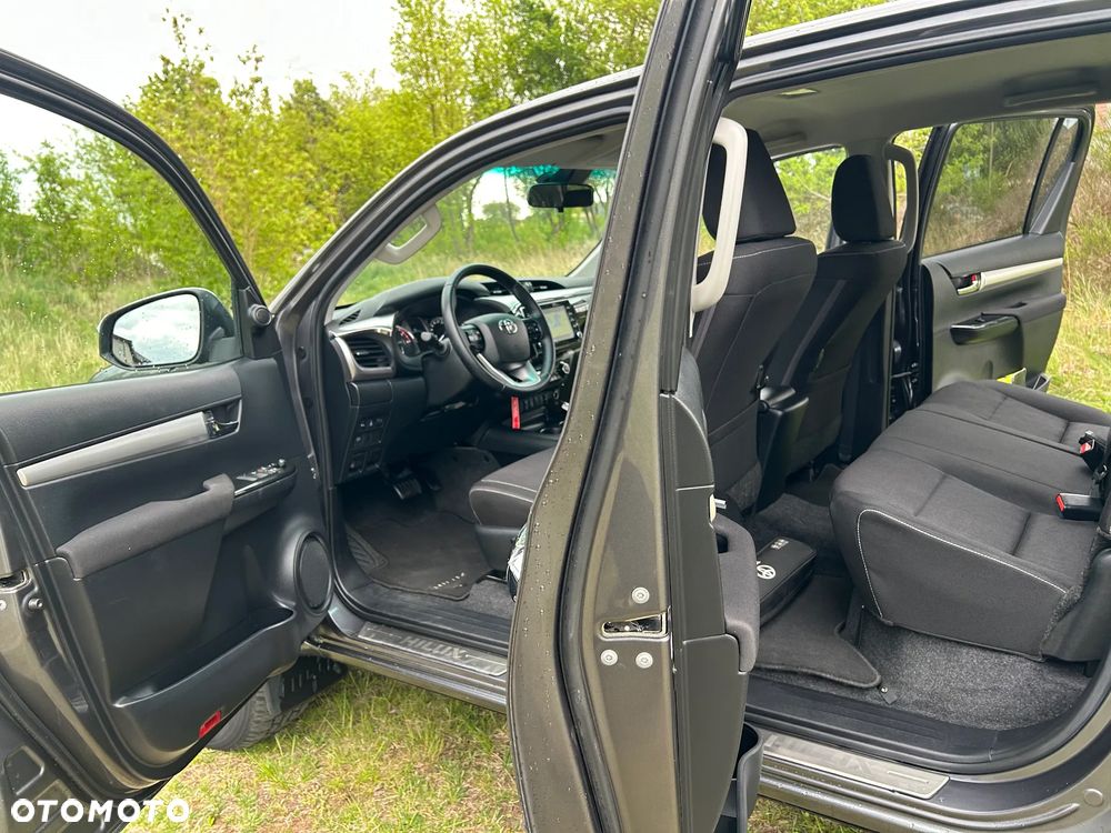 Toyota Hilux 4x4 Double Cab Autm Executive - 14