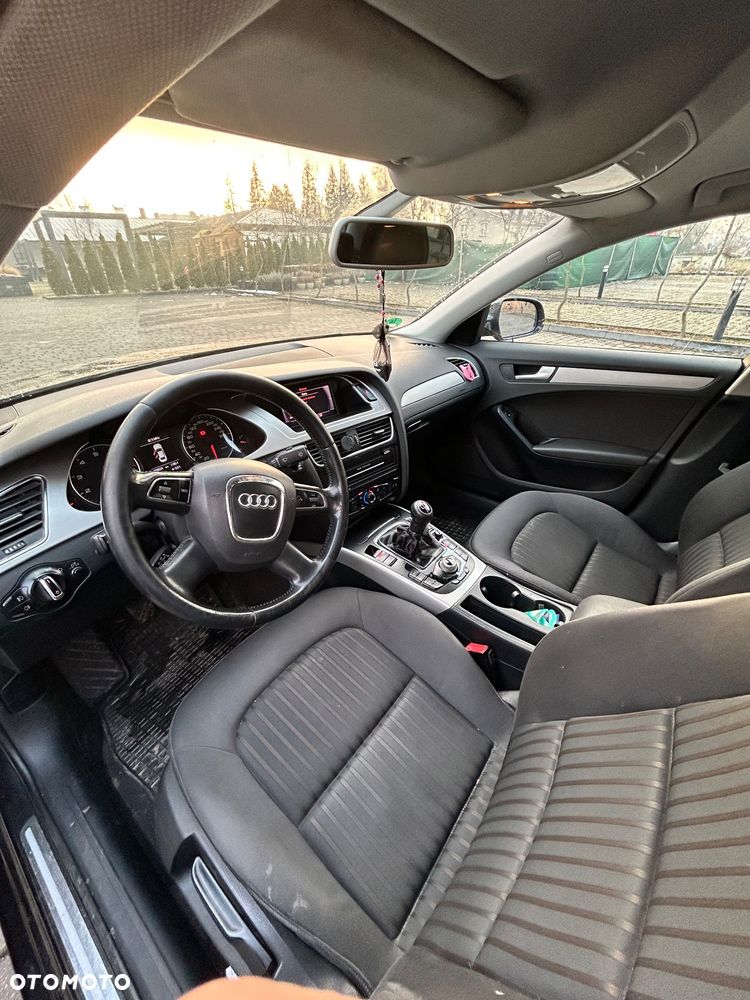 Audi A4 Limousine - 10