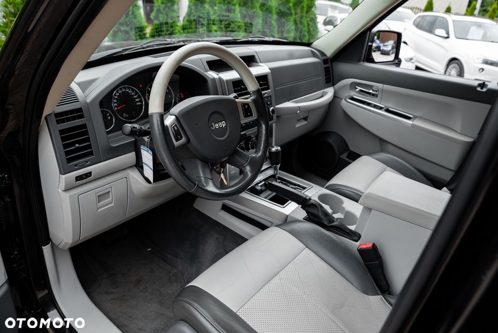 Jeep Cherokee - 15