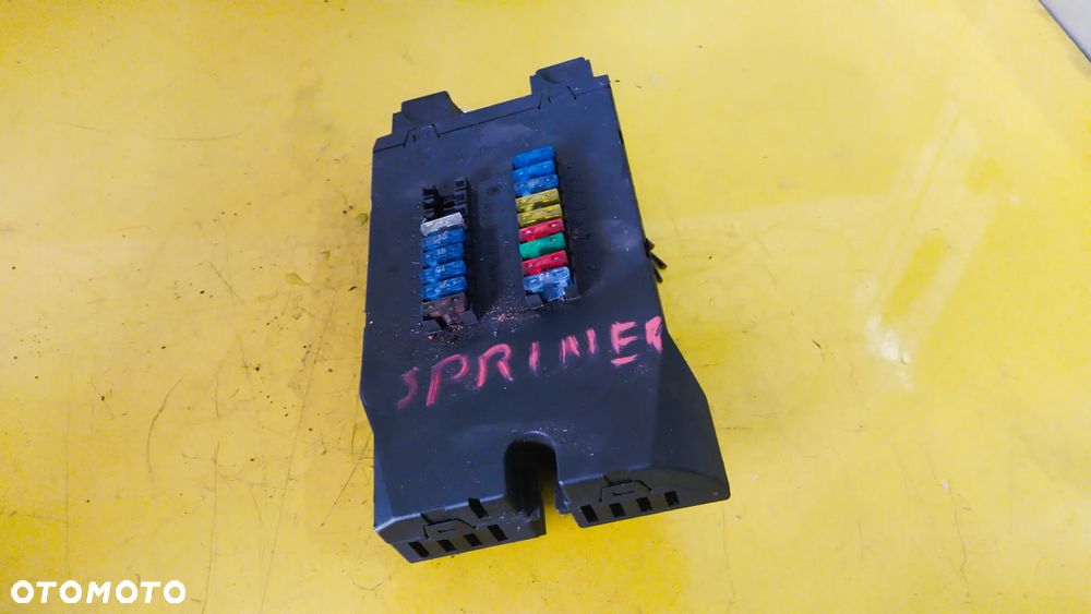 SKRZYNKA BEZPIECZNIKÓW MERC. SPRINTER 0005400950 - 2
