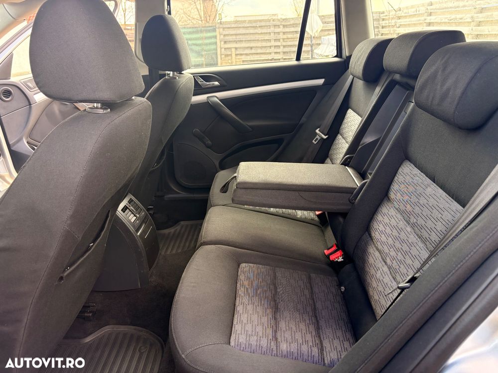 Volkswagen Golf 1.9 TDI BlueMotion Comfortline - 10