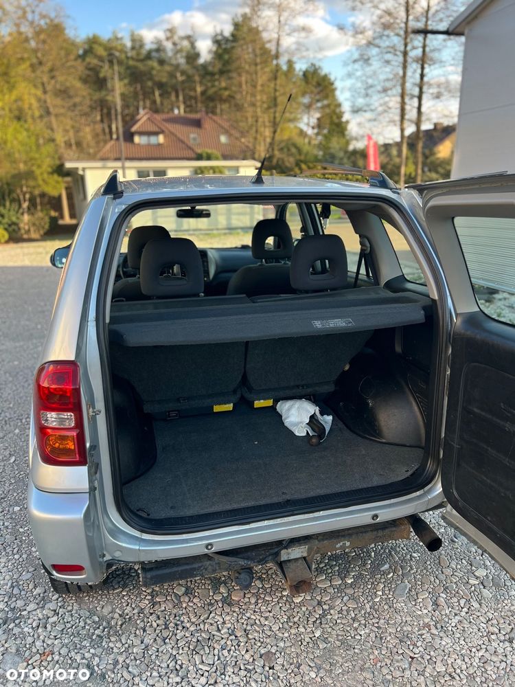 Toyota RAV4 D-4D 4x4 - 22