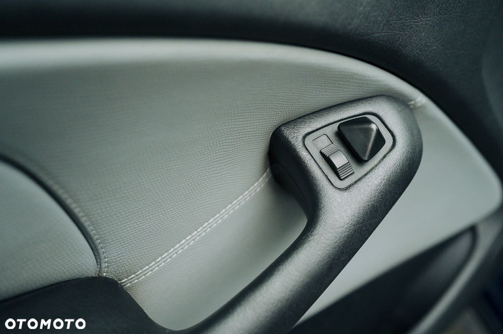 BMW Seria 3 330i Edition Exclusive - 26