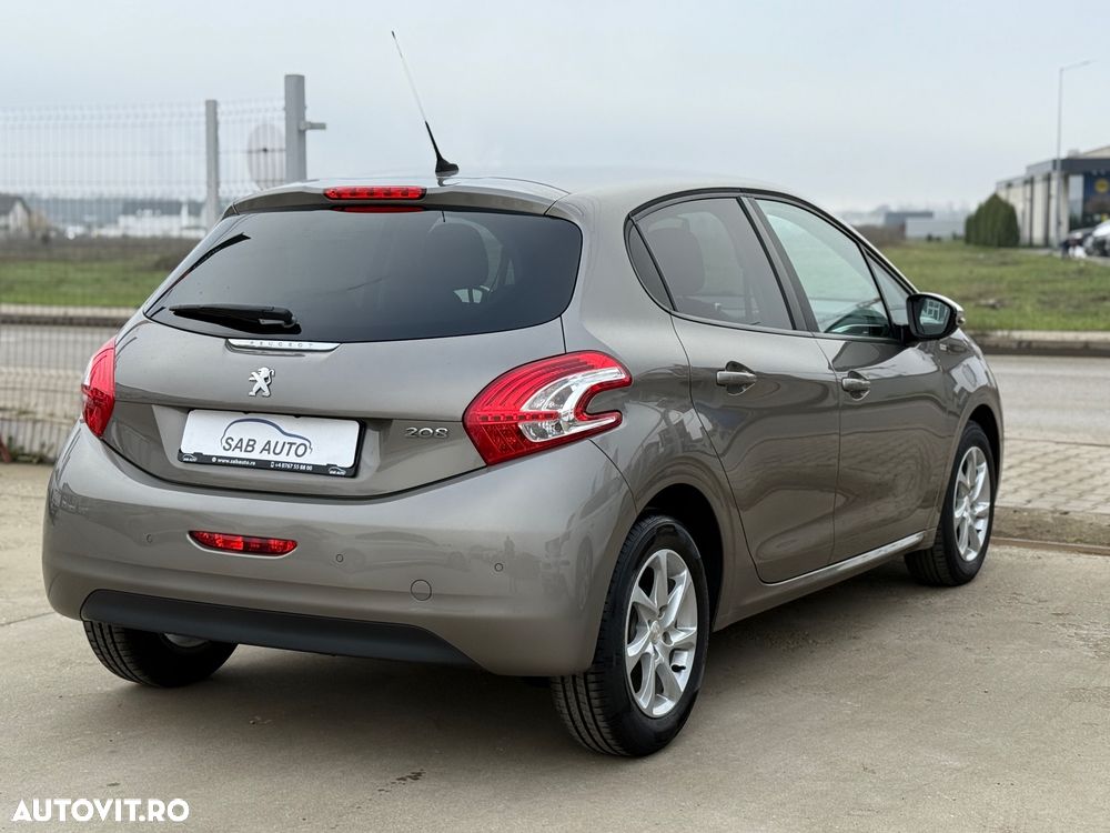 Peugeot 208 82 PureTech Style - 19