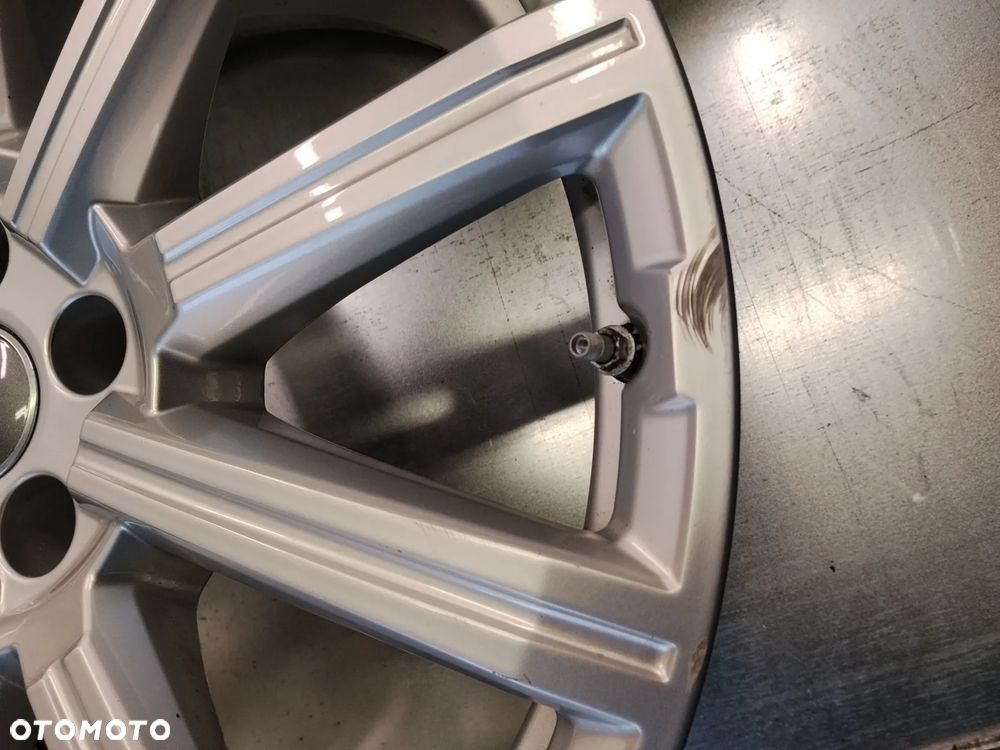 Felgi Audi Q7 SQ7 A4 A6 A7 A8 Q5 9Jx20 et33 5x112 - 7