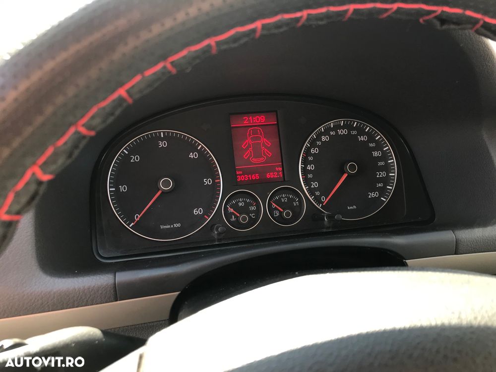 Volkswagen Touran 2.0 TDI Comfortline - 6