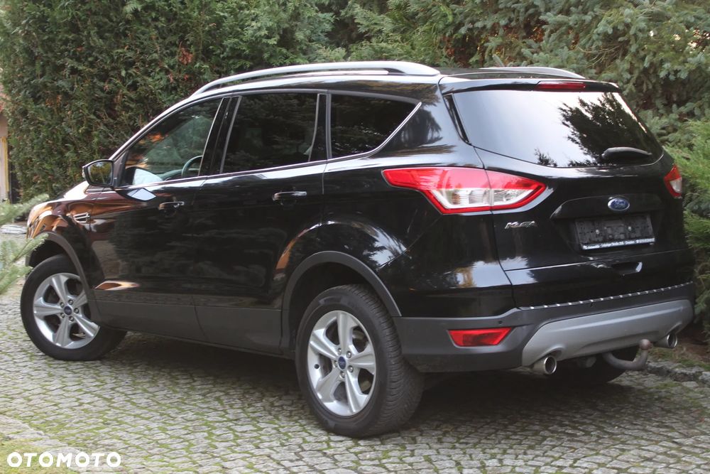 Ford Kuga 2.0 TDCi 2x4 Titanium - 2