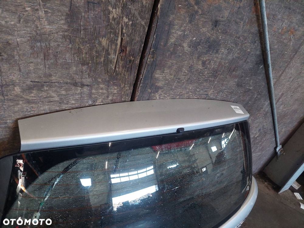 KLAPA BAGAŻNIKA TOYOTA YARIS I 199 - 3