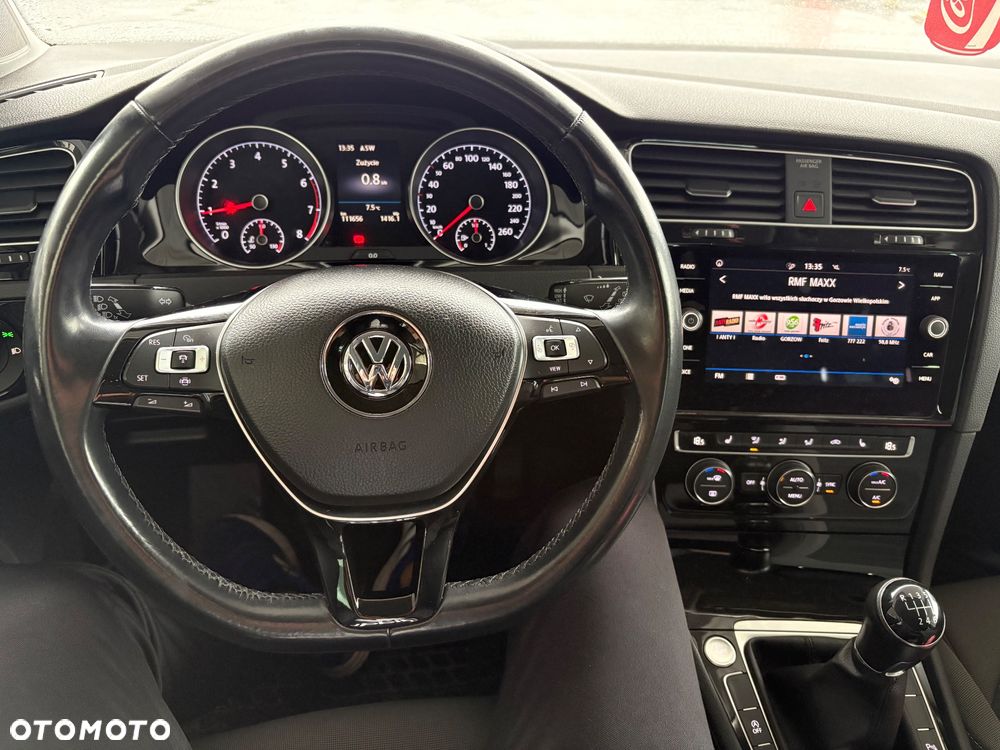 Volkswagen Golf - 20