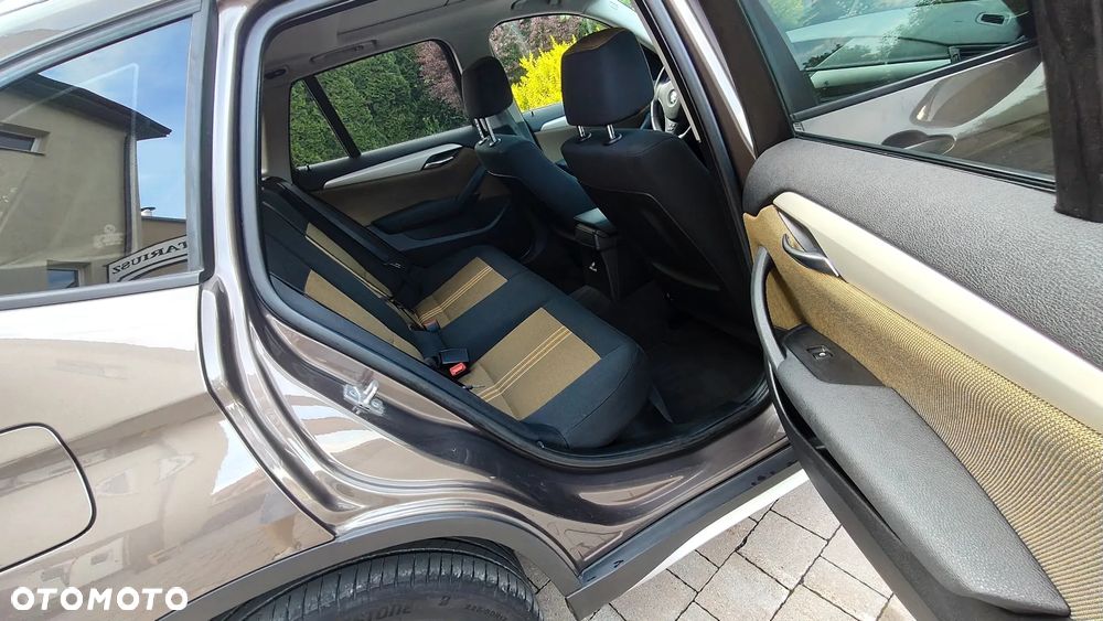 BMW X1 sDrive18d xLine - 30
