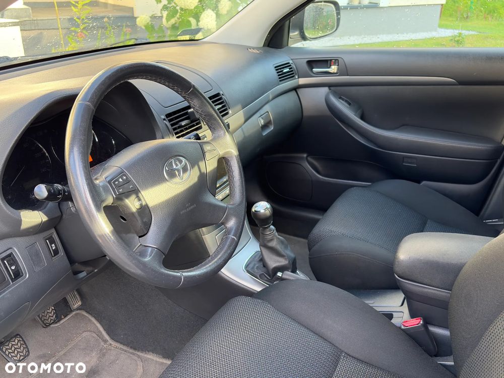Toyota Avensis 2.0 D-4D Edition - 6