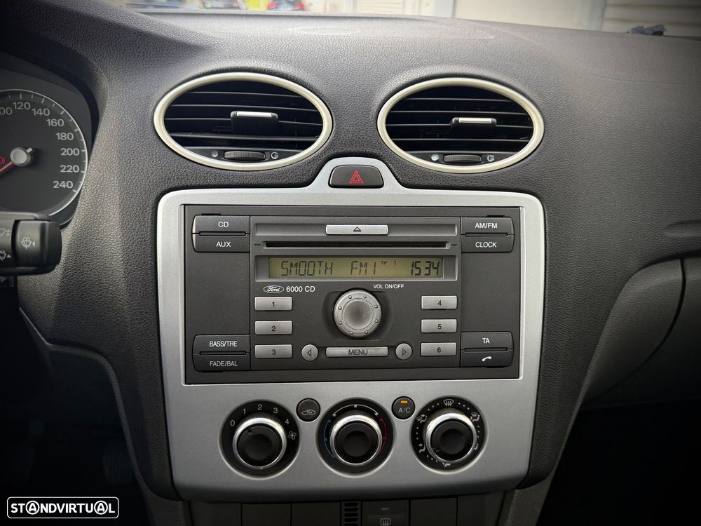 Ford Focus 1.4 16V Sport - 13