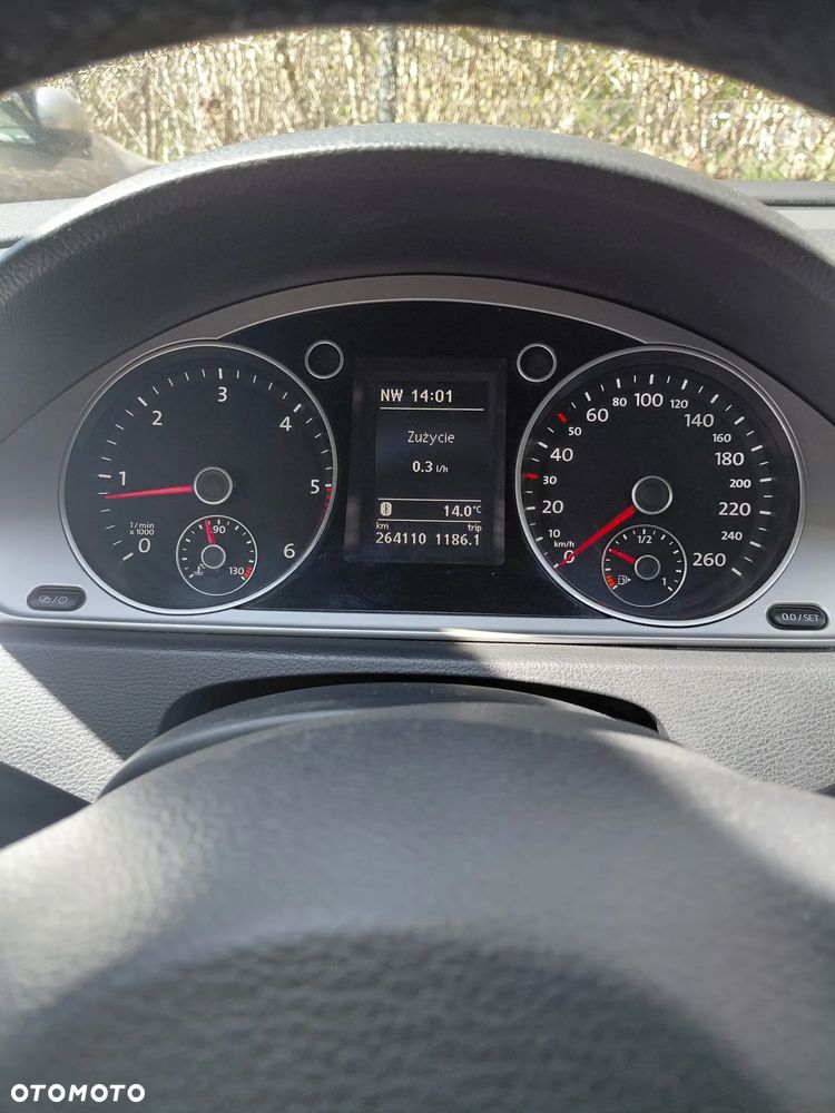 Volkswagen Passat 1.6 TDI BlueMotion Technology Highline - 19