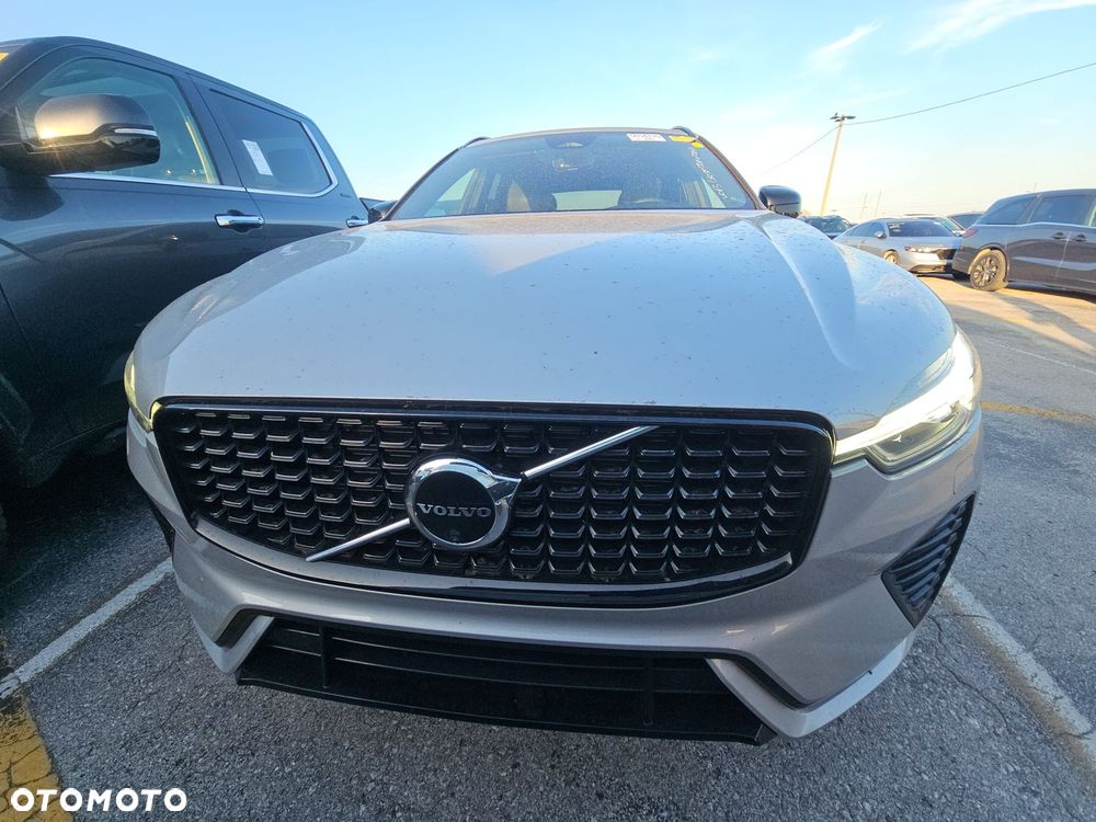 Volvo XC 60 B5 B AWD Ultimate Dark - 3