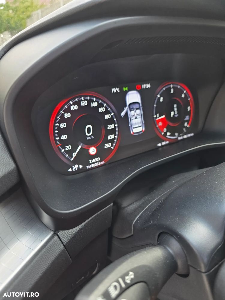 Volvo XC 40 D4 AWD Geartronic Momentum - 3