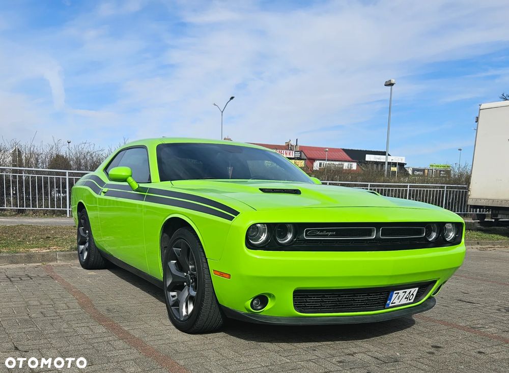 Dodge Challenger - 2