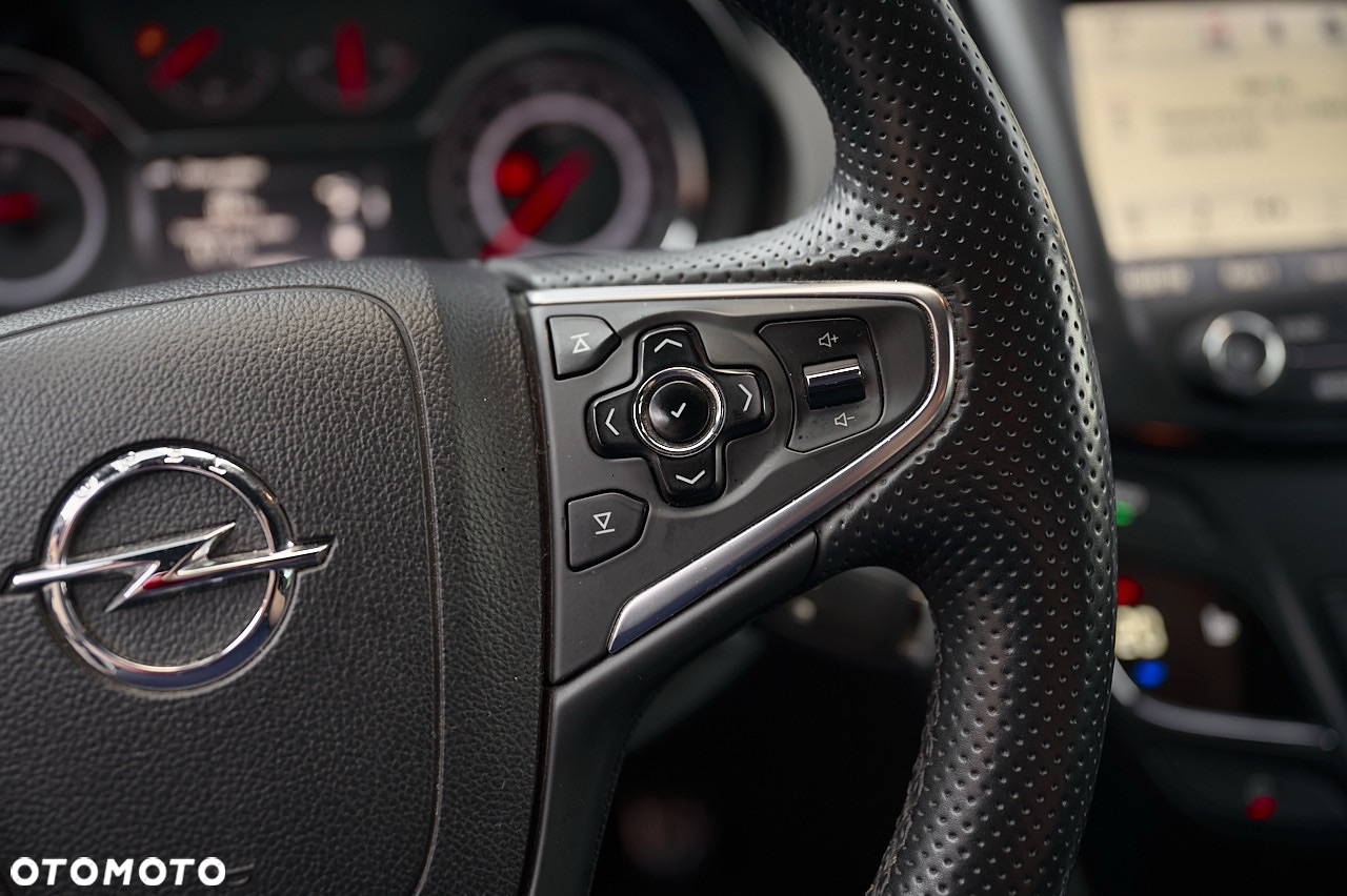 Opel Insignia - 35