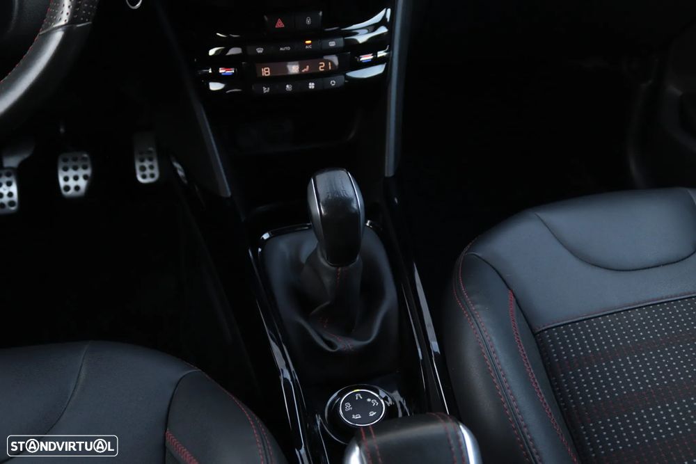 Peugeot 2008 1.2 PureTech GT Line - 42