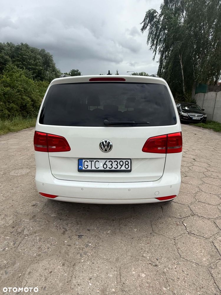 Volkswagen Touran - 4