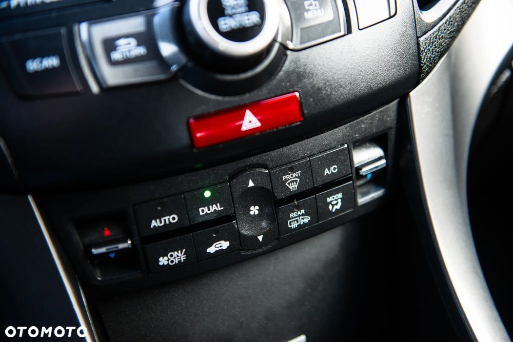 Honda Accord 2.0 Executive - 37