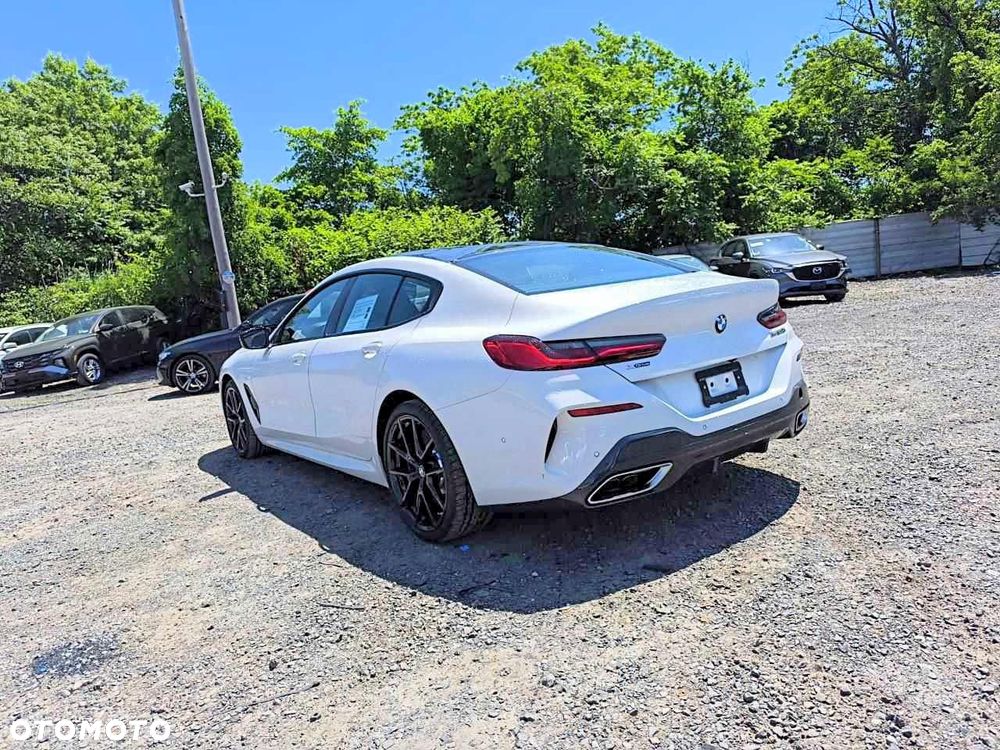 BMW Seria 8 - 3