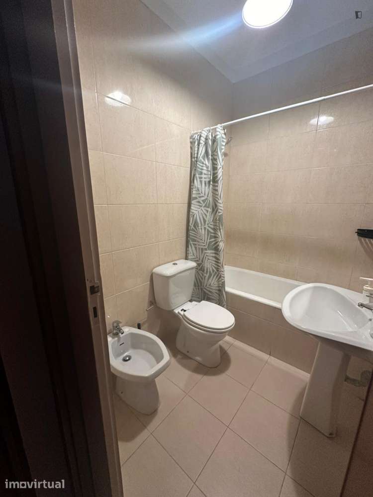 Apartamento com 4 quartos - localizado em Cedofeita Porto - Grande imagem: 2/34